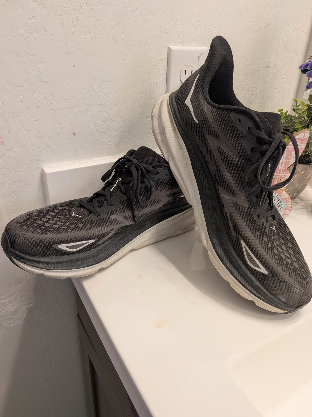HOKA Clifton 9 Men’s Size 14D Wide Black Gray Running Shoes Sneakers